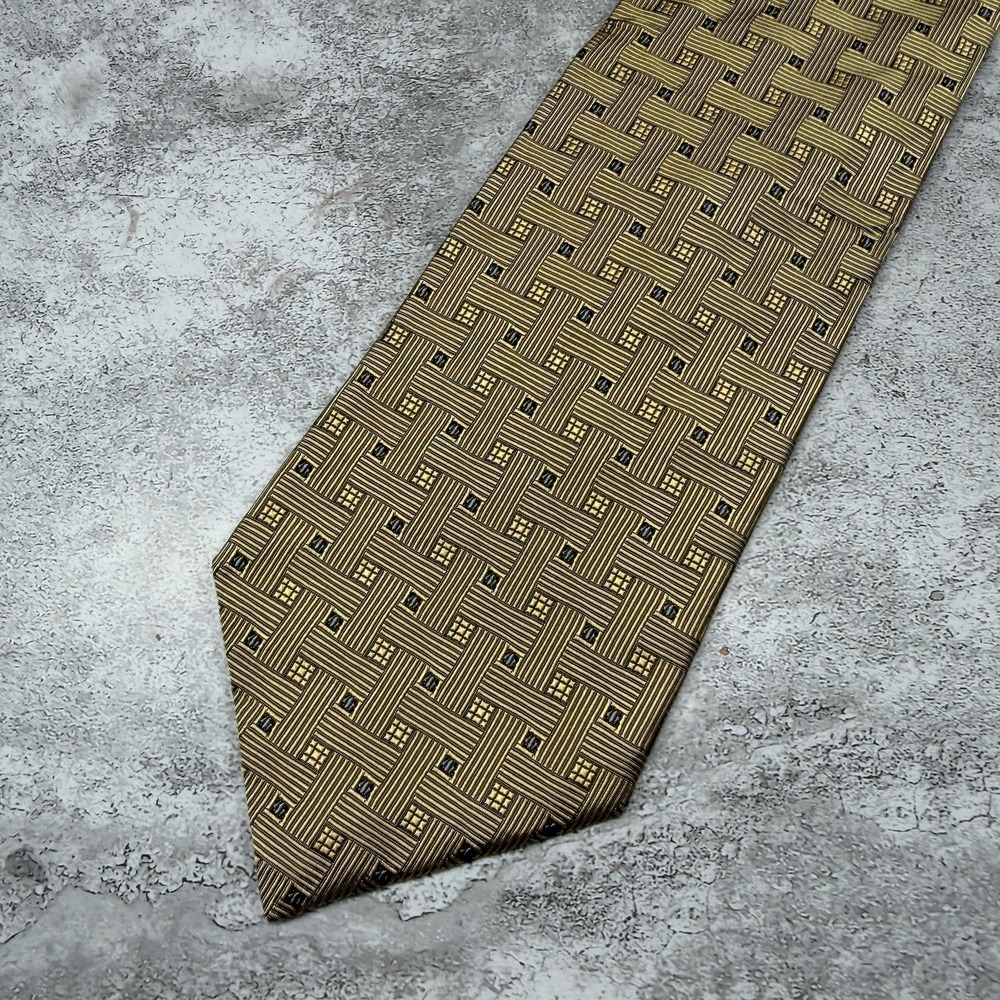 Club Room Silk Tie Mens OS Gold Geometric Pointed Made In‎ USA Necktie 58x3.75"